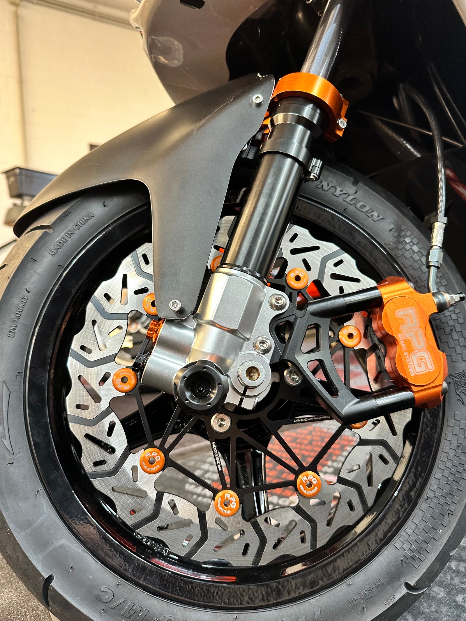 So stellst du dein Fahrwerk perfekt ein! RPG Adjustable Racing Fork 30mm Yamaha Aerox - RacingProjectGermany